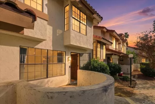 MLS: PTP2509138 Condo For Sale