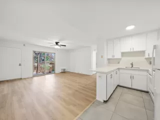 Photo #4: PTP2509153 Listing