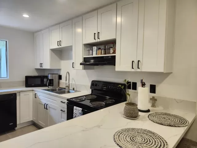 MLS: PTP2509316 Condo For Sale