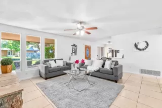 Photo #4: PTP2600419 Listing 