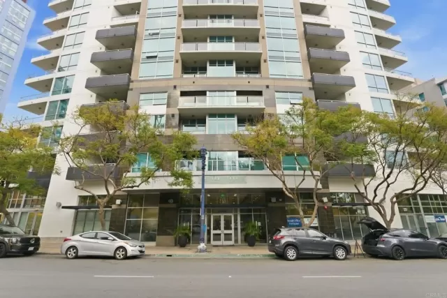 MLS: PTP2600652 Condo For Sale