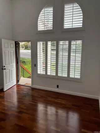 Photo #3: PTP2600746 Listing