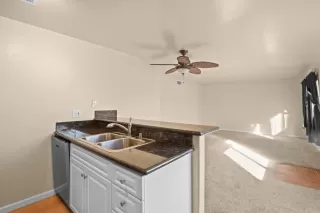 Photo #4: PTP2600779 Listing