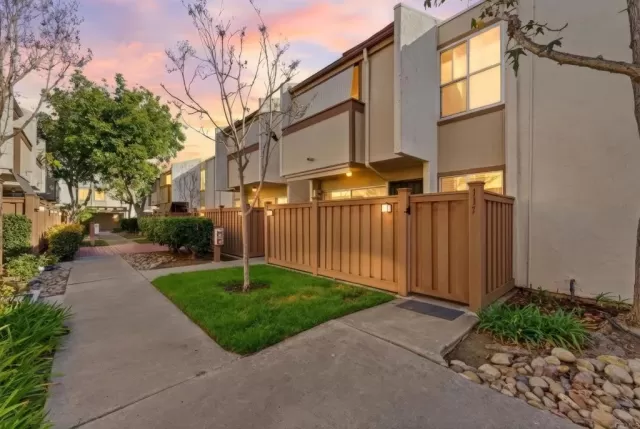 MLS: PTP2600944 Condo For Sale