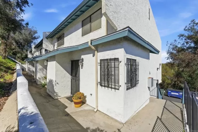 MLS: PTP2600986 Condo For Sale