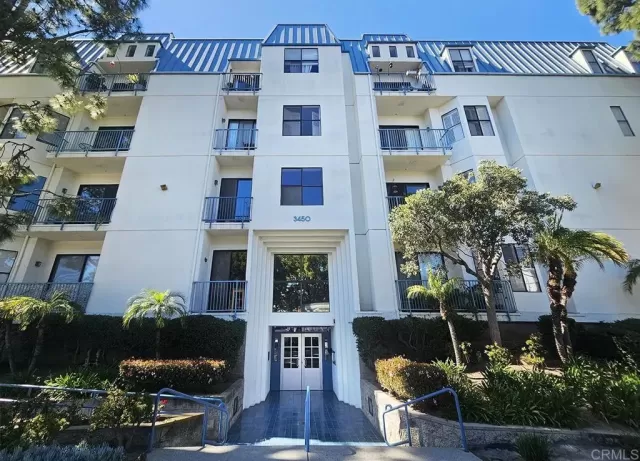 MLS: PTP2601588 Condo For Sale