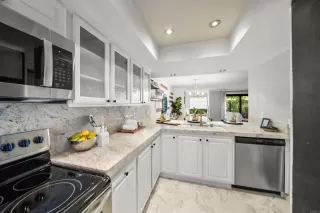 Photo #5: PTP2602123 Listing