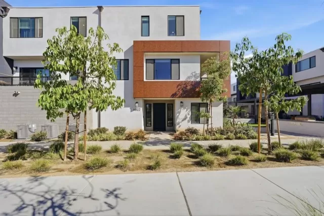 MLS: PTP2602146 Condo For Sale