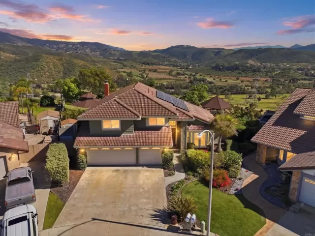 MLS: PTP2602497 Condo For Sale