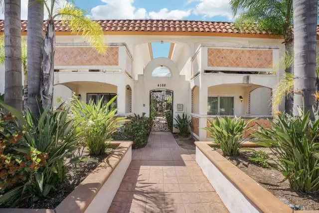 MLS: PTP2602549 Condo For Sale