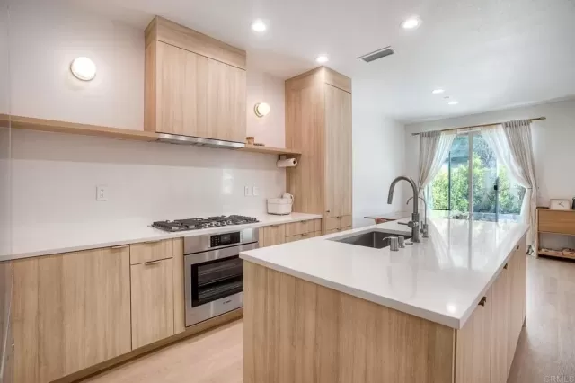 MLS: PTP2602586 Condo For Sale