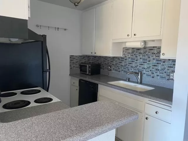 MLS: PTP2602883 Condo For Sale