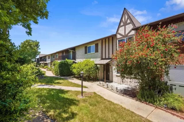 MLS: PTP2602942 Condo For Sale