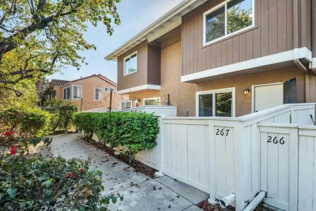 MLS: PTP2603038 Condo For Sale