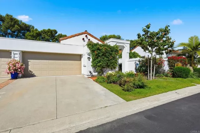 MLS: PTP2603207 Condo For Sale