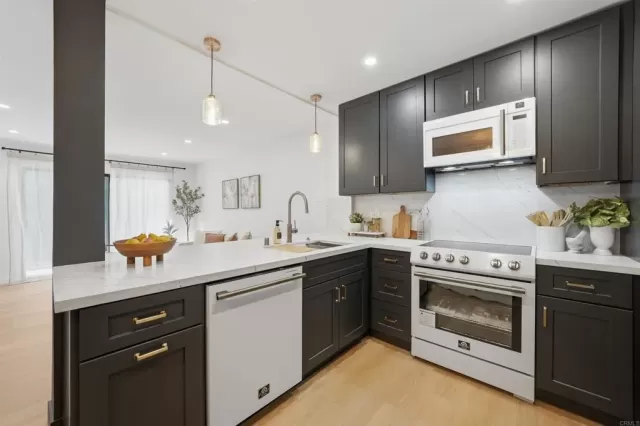 MLS: PTP2603240 Condo For Sale