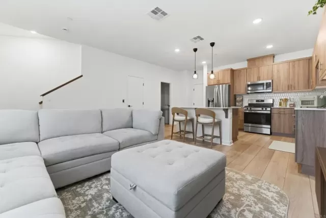 MLS: PTP2603471 Condo For Sale