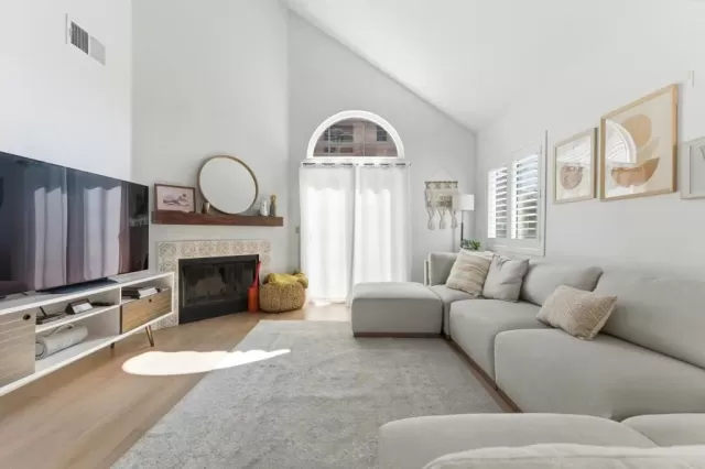MLS: PTP2603518 Condo For Sale
