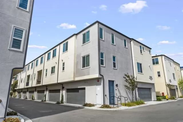 MLS: PTP2603544 Condo For Sale
