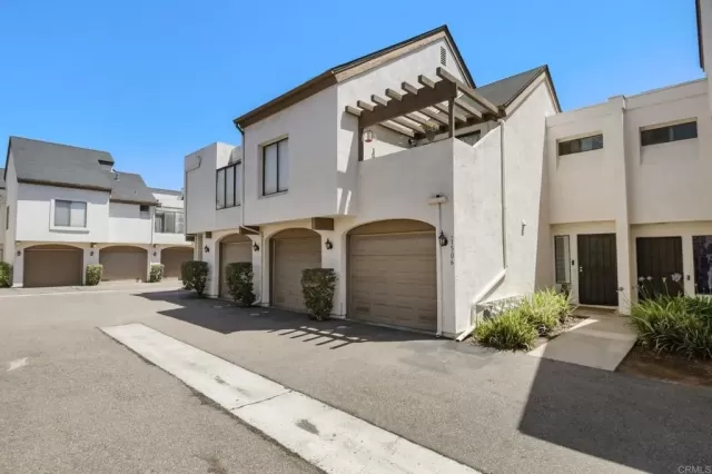 MLS: PTP2603624 Condo For Sale