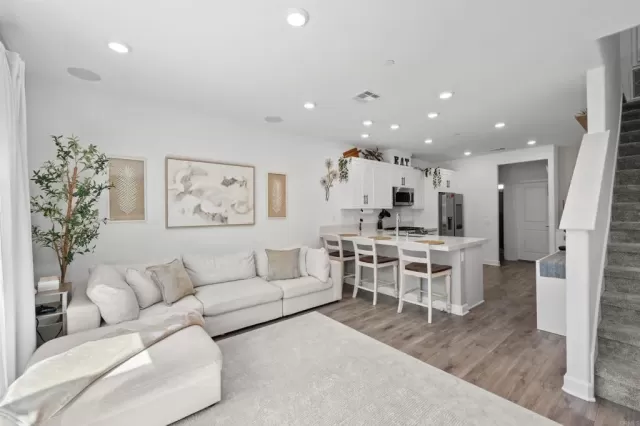 MLS: PTP2603678 Condo For Sale
