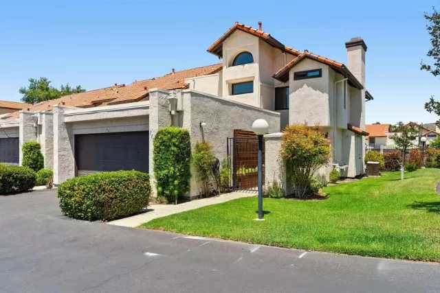 MLS: PTP2603683 Condo For Sale