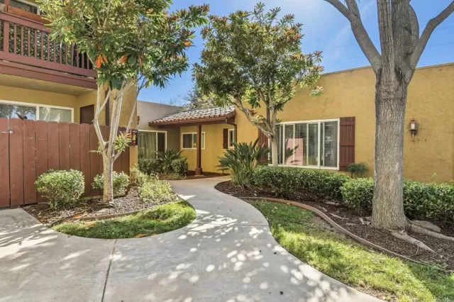 MLS: PTP2603850 Condo For Sale