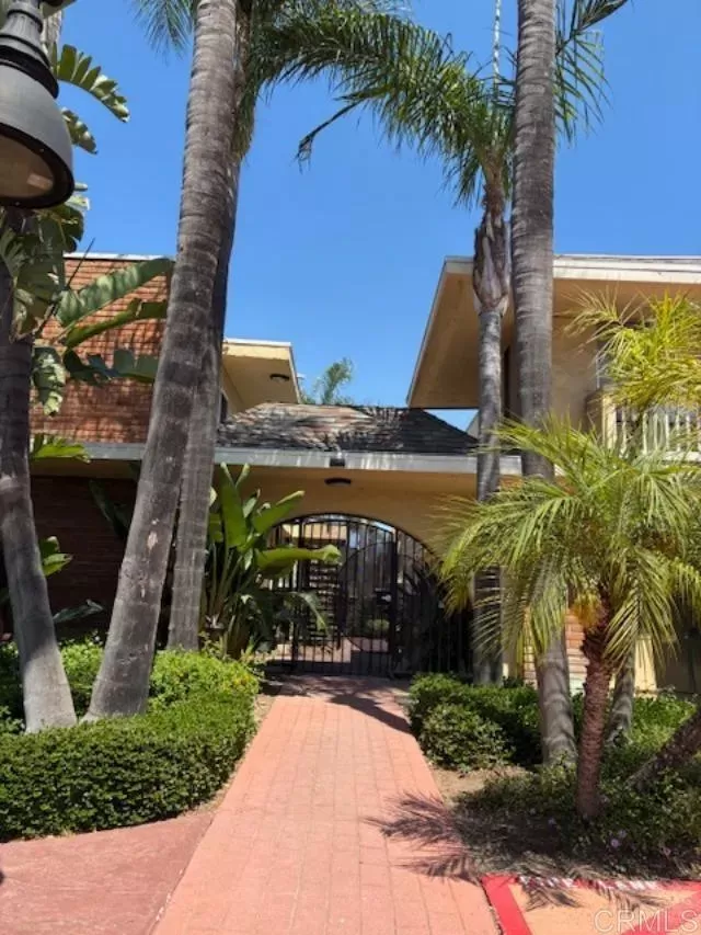 MLS: PTP2603910 Condo For Sale