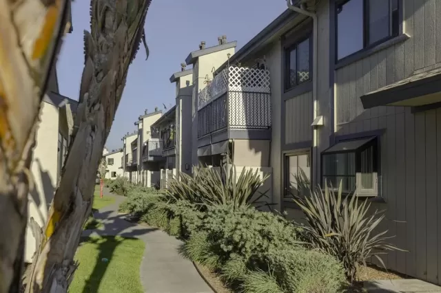 MLS: PTP2603935 Condo For Sale