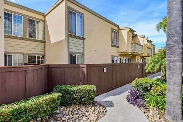 MLS: PTP2603949 Condo For Sale
