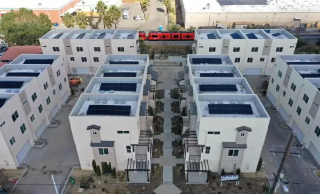 MLS: PTP2603973 Condo For Sale