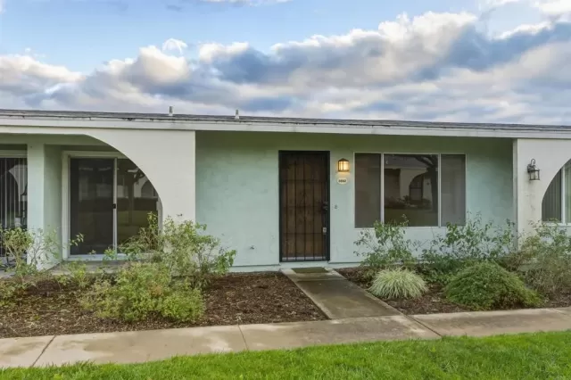 MLS: PTP2604181 Condo For Sale