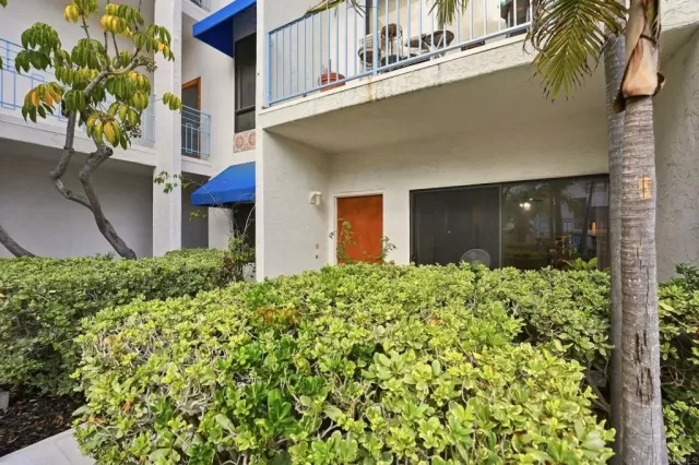 MLS: PTP2604187 Condo For Sale
