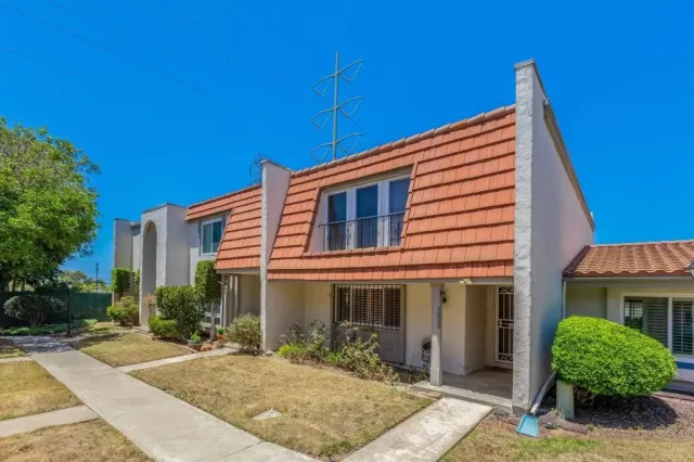 MLS: PTP2604206 Condo For Sale