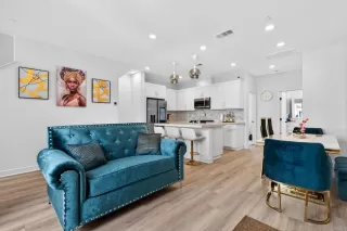 Photo #5: PTP2604468 Listing