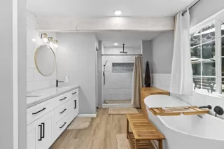 Photo #5: PTP2604498 Listing