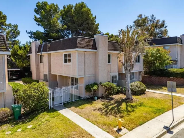 MLS: PTP2604515 Condo For Sale