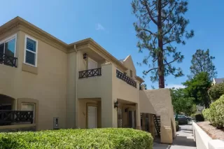 Browse active condo listings in EASTLAKE SHORES