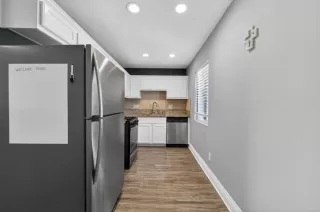 Photo #5: PTP2604574 Listing