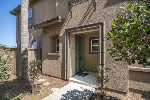 MLS: PTP2604646 Condo For Sale