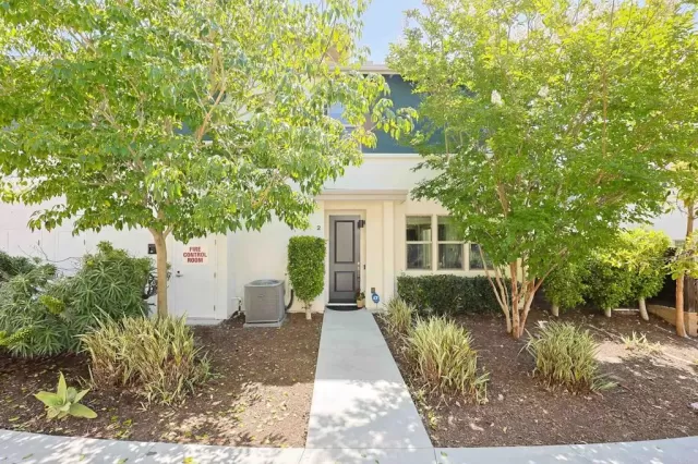 MLS: PTP2604668 Condo For Sale