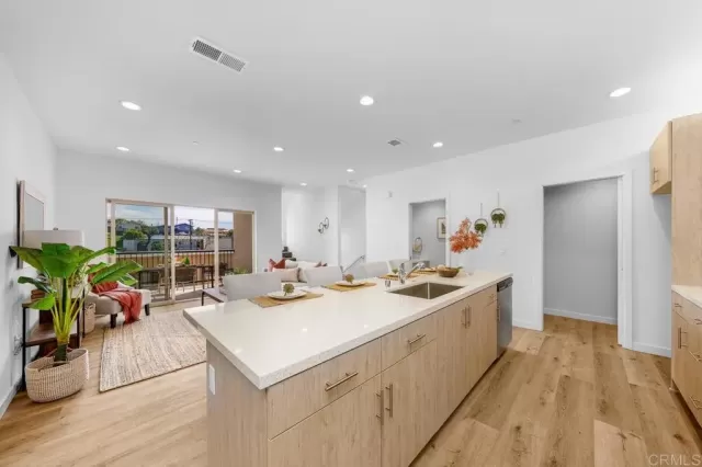 MLS: PTP2604677 Condo For Sale