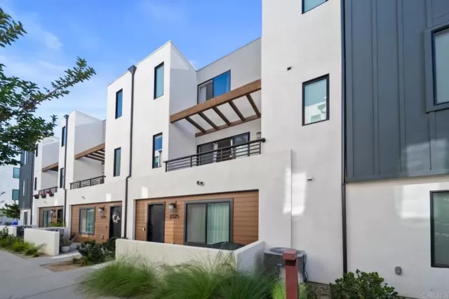 MLS: PTP2604828 Condo For Sale