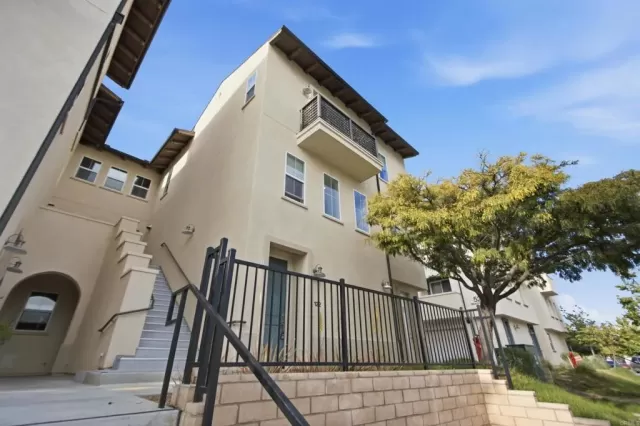 MLS: PTP2604829 Condo For Sale
