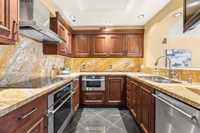 MLS: PTP2604866 Condo For Sale