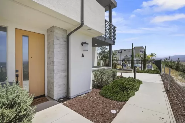 MLS: PTP2604890 Condo For Sale