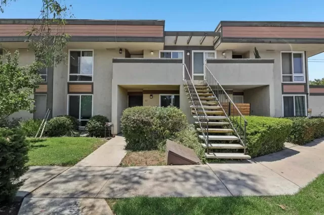 MLS: PTP2605004 Condo For Sale