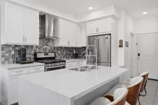 Photo #2: PTP2605106 Listing