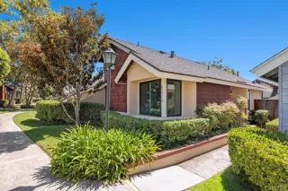 Browse active condo listings in CONCORD SQUARE