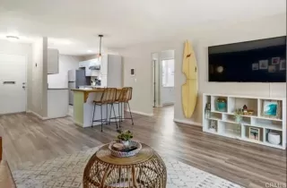 More Details about MLS # PTP2605160 : 634 8TH STREET UNIT 3